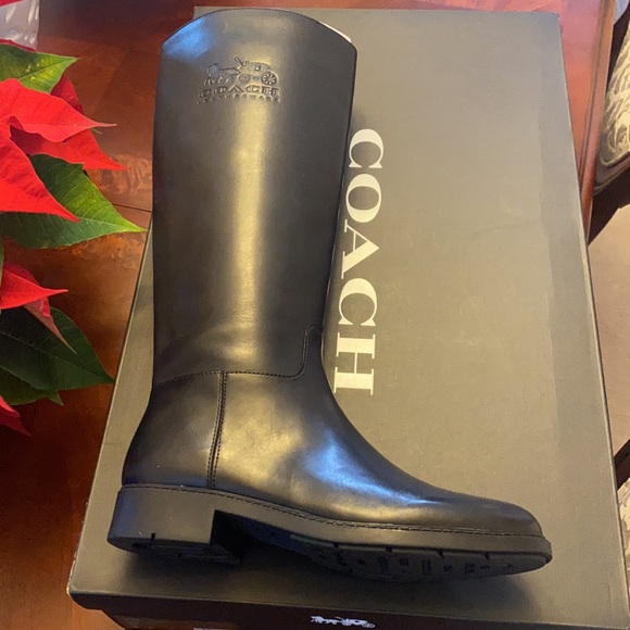 Coach women’s boots new with box - Picture 10 of 13